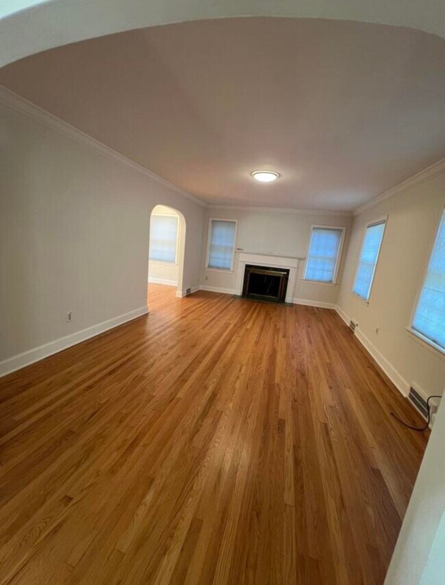 Photo - 403 Wesley St