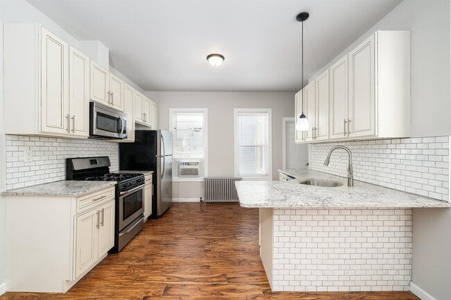 Photo - 164 Orient St