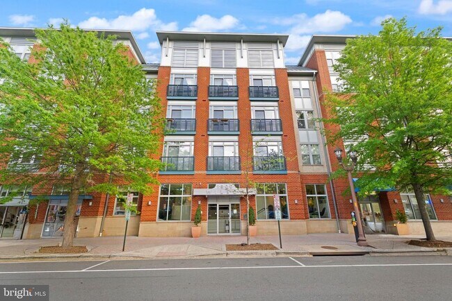 Photo - 1800 Wilson Blvd Apartment Unit 426