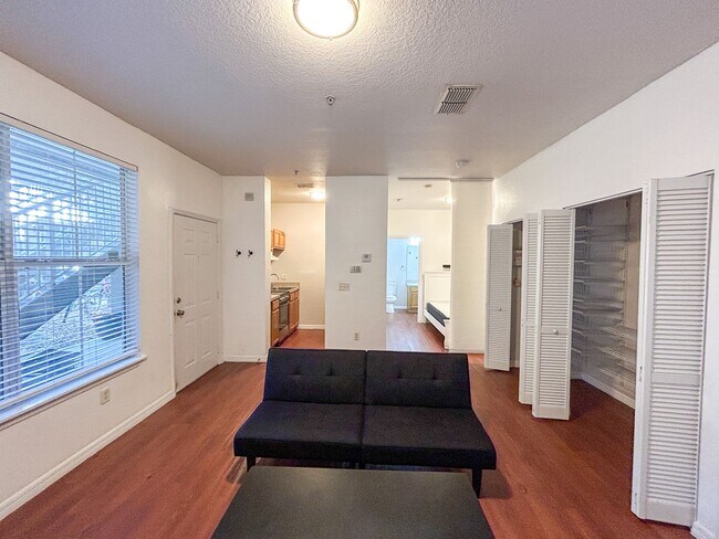 Photo - Taylor Square #105