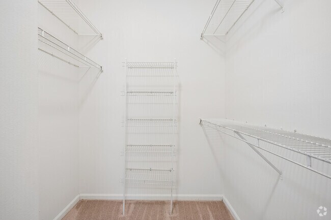 Highland - 2BR, 2BA - 1,008SF - Closet
