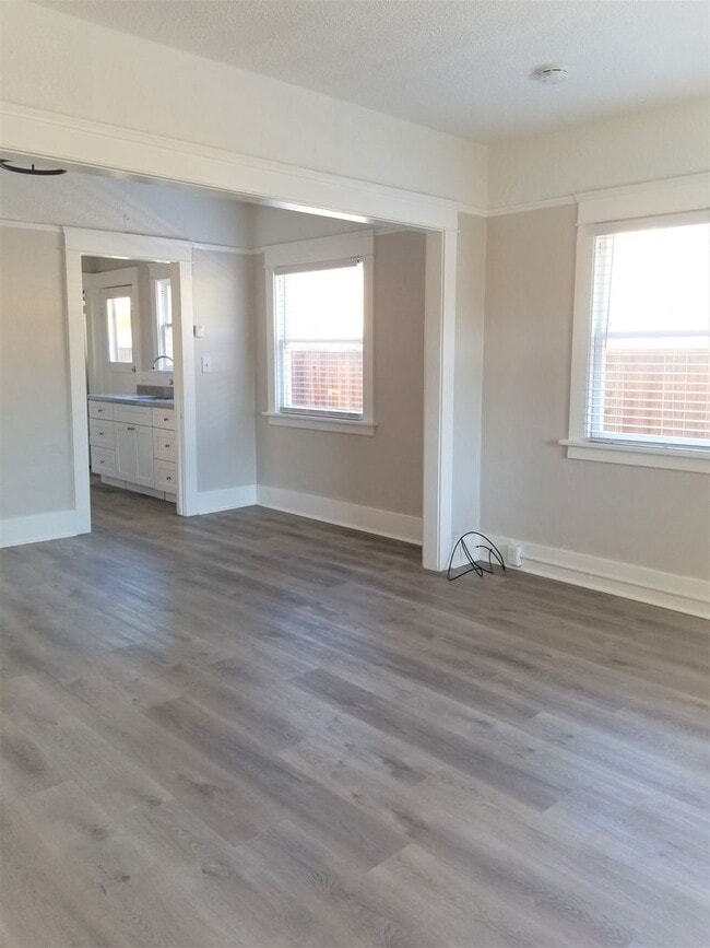 Photo - 401/403 Johnson Unidad 403 Johnson Street