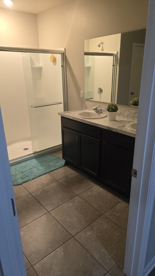 Master bath - 5309 Fantasy Dr