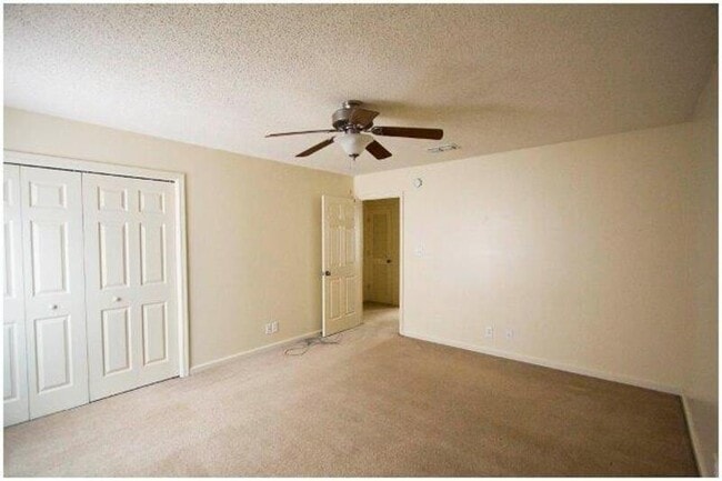 Photo - 299 Raleigh Dr