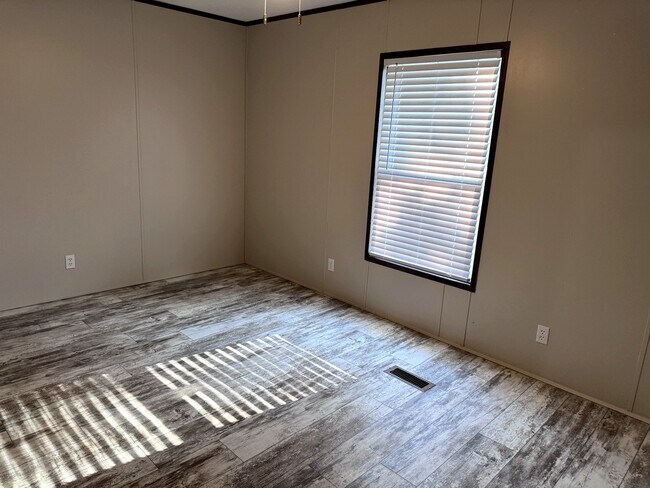 Photo - 25 County Rd 3893 W