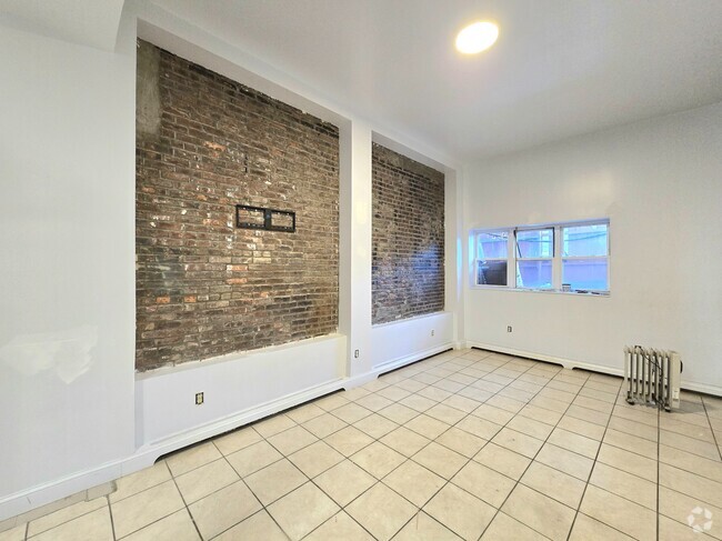 Building Photo - 213 W 3rd St Unit 1 Rental