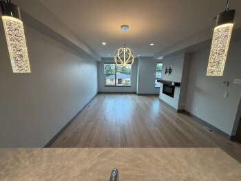 2-Bed/2.5 Bath Townhouse with 2 car garage! Upper level deck with views!