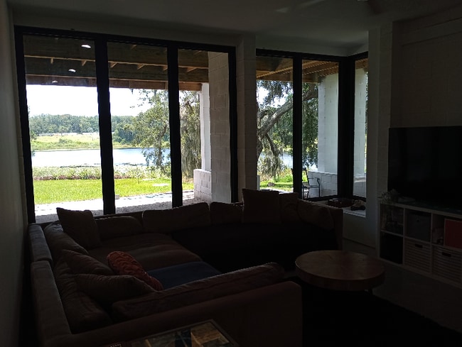 Photo - 2053 Carolina Ave