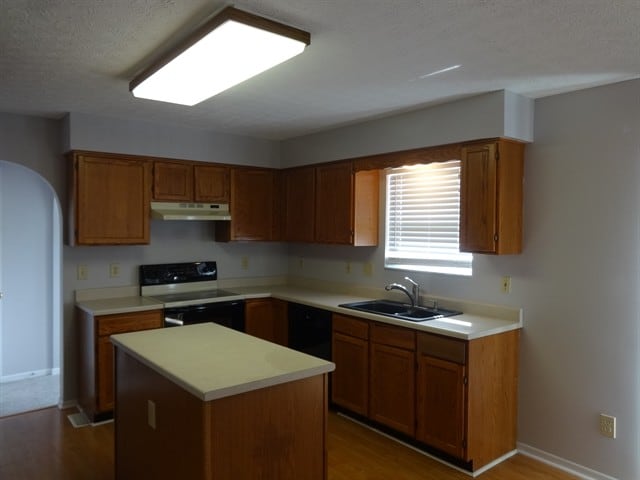 Photo - 15 E Woodfield