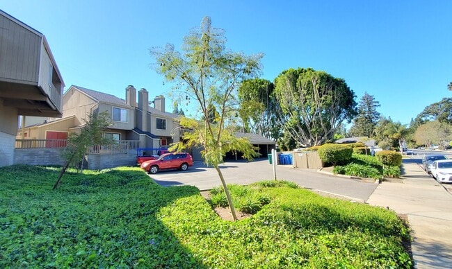 Photo - 750 Chorro St
