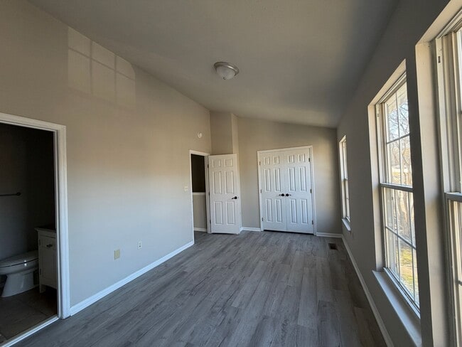 Photo - Great 2 bedroom fully renovated townhouse