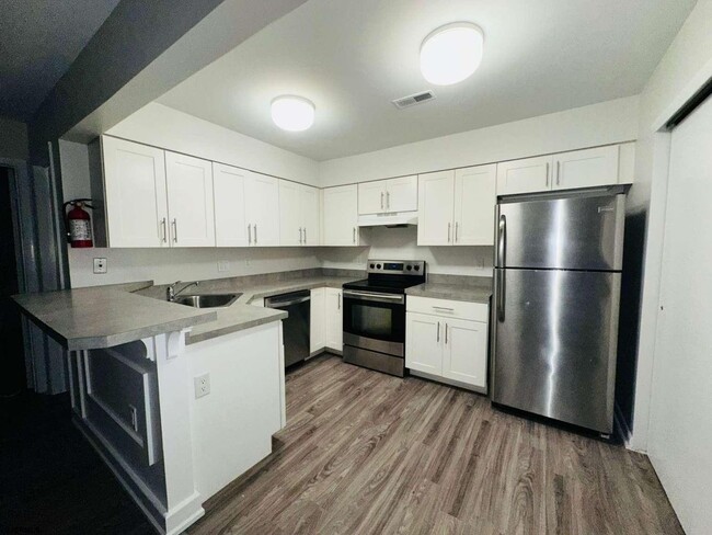 Building Photo - 38 Heather Croft Unit 38-38 Rental