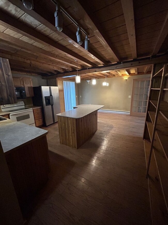 Photo - 2+ bedrooms, 2 bathrooms. 2,000 sq ft home...