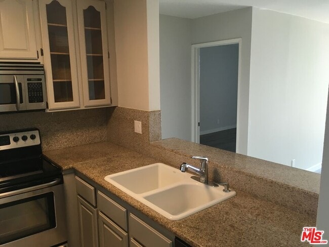 Photo - 23901 Civic Center Way Unidad 240