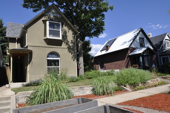 Building Photo - 3941 Kalamath St