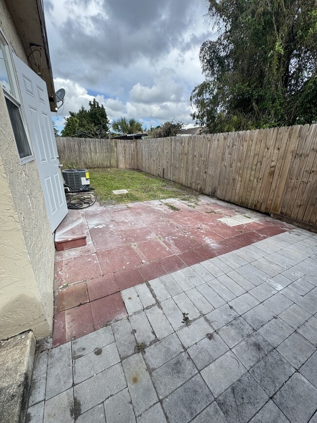 Photo - 4708 Empire Way