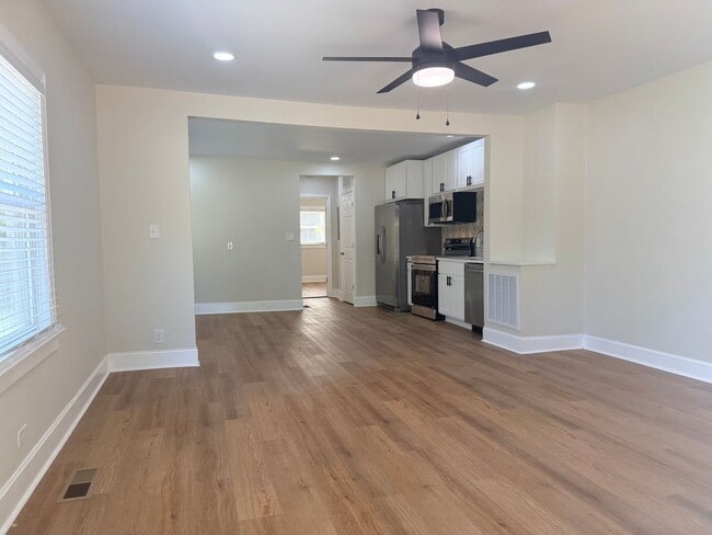 Photo - 114 E Club Blvd Unit A