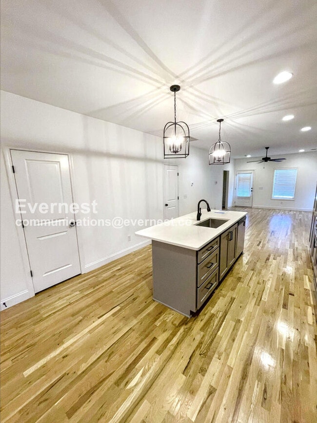 Photo - 3610 U.S. 31W