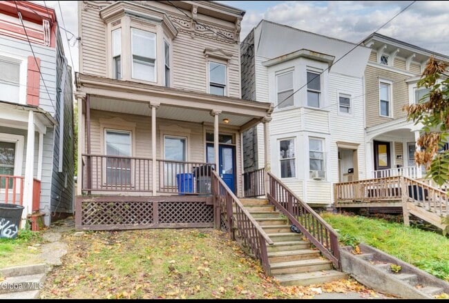Building Photo - 452 Hudson Ave