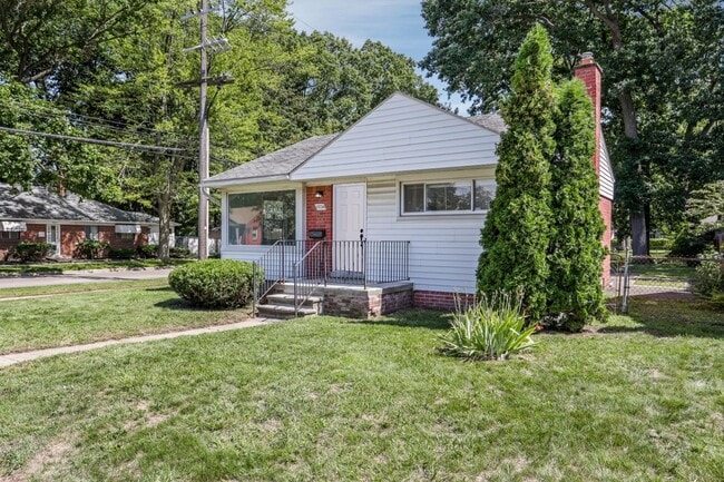 Photo - 12734 Riverview St