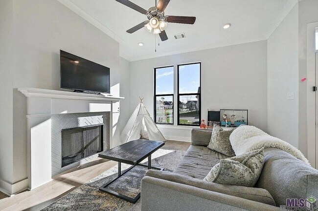 10238 Grayton Dr.