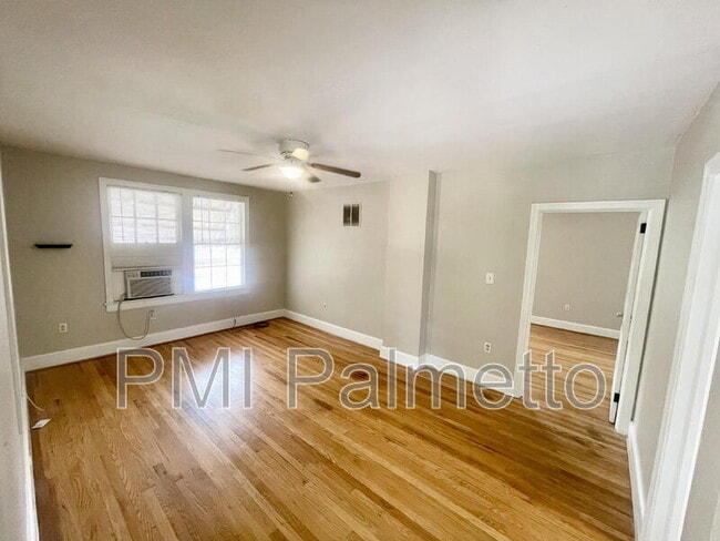 Photo - 1717 Burnham St