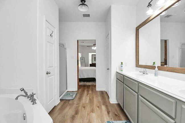 Photo - 6715 Plum Springs Ln