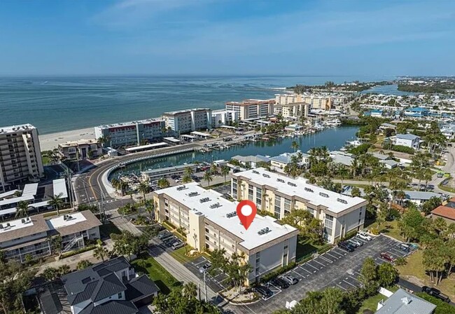 Building Photo - 995 La Guna Dr Unit #305