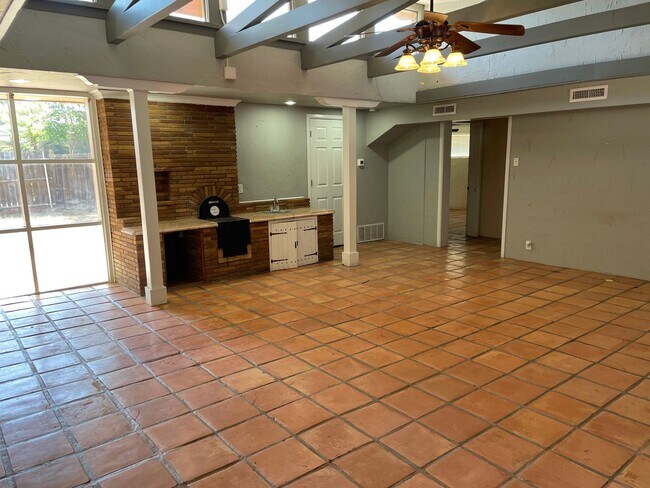 Photo - Pre-Leasing for July!