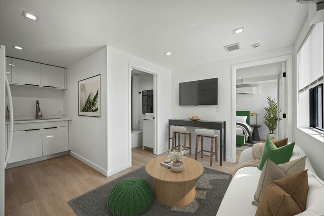 Building Photo - 1139 Bellevue Ave Unit 8