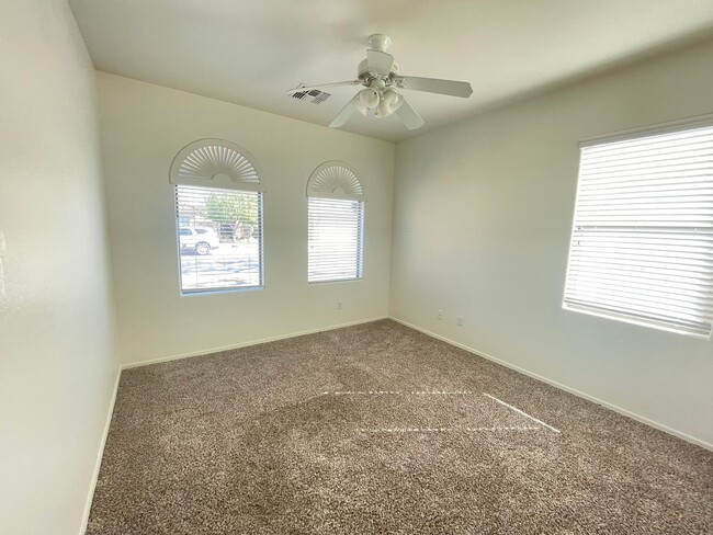 Photo - Beautiful 4 bedroom, 2 bath in Redwood Estates