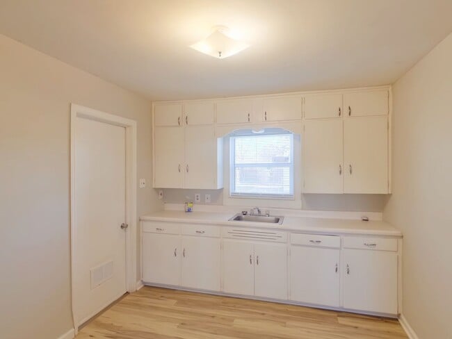 Photo - 2312 S Topeka St Unit 1