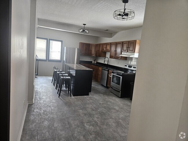 Building Photo - 3526 Locust St Unit 2 Rental
