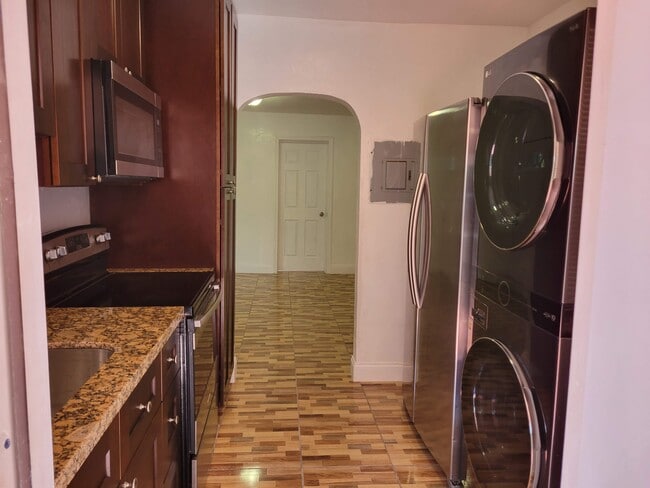 Cocina - 1646 NE 150th ST