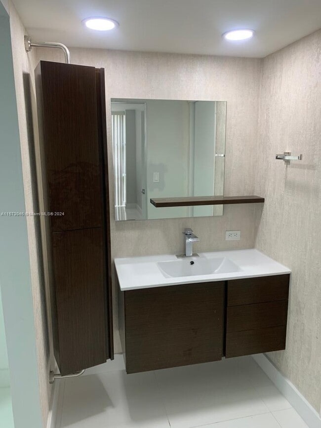 Photo - 16909 N Bay Rd