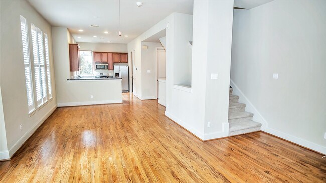 Photo - 1611 Silver St