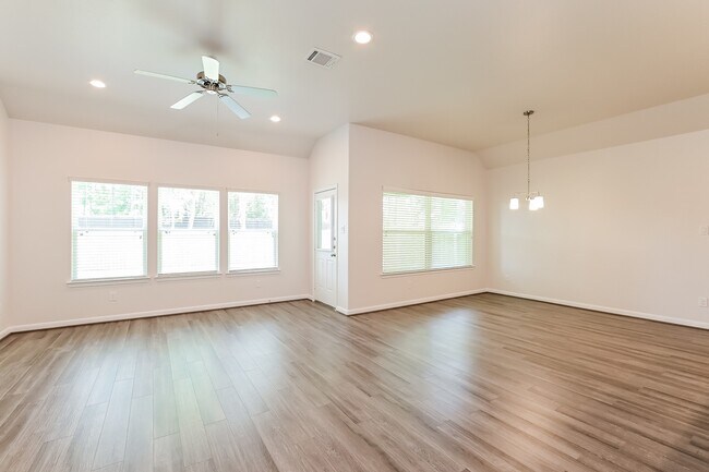 Photo - 17686 Cedar Crst Dr