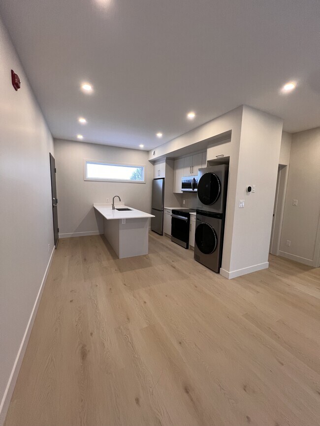 Photo - 79 Marquette Ave Unit 5