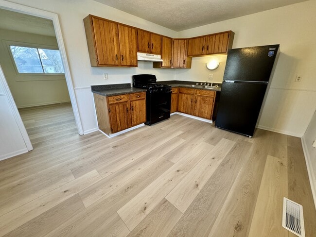 Photo - 708 Maumee Dr