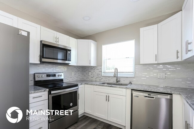 Photo - 2776 20th Ave SW