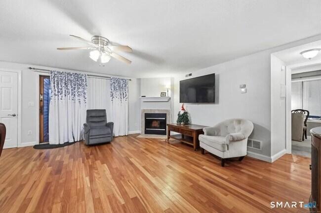 46 Little Oak Ln