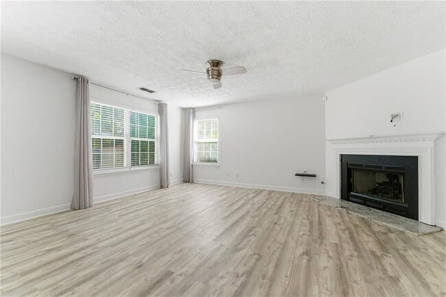 Photo - 517 Carrington Ct