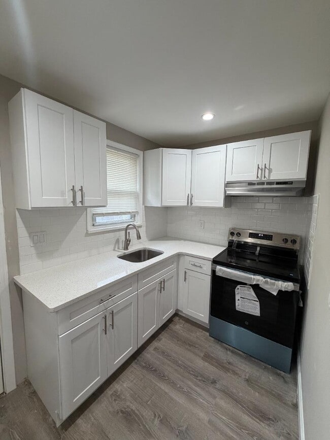 Photo - 2934 N Taylor St