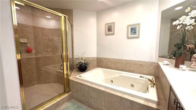 Photo - 2738 Tiburon Blvd E Unidad B405