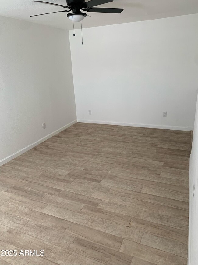 Building Photo - 1759 W Hadley St Unit C