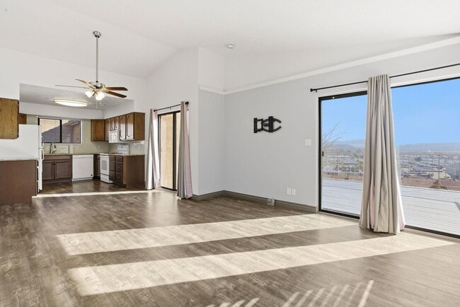 Building Photo - 161 W 950 S Unit E12