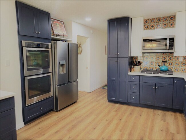 Fully Furnished Upgraded Home in Alto Lake... - Fully Furnished Upgraded Home in Alto Lake...