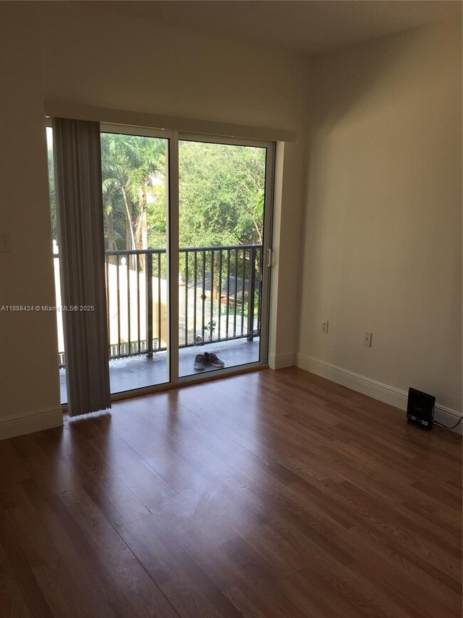 Building Photo - 3410 Coral Wy Unit 304