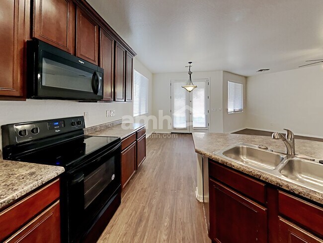 Photo - 17578 W Ironwood St