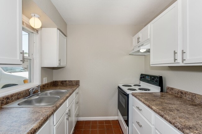 Photo - Affordable and Spacious 2 bedroom. Remodeled and conveniently located!